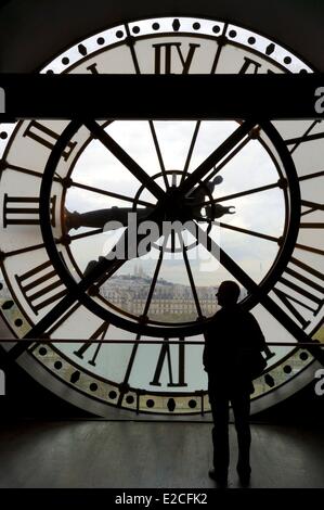 Frankreich, Paris, das Musée d ' Orsay, die große Uhr im Osten mit Blick auf die Tuilerien Stockfoto