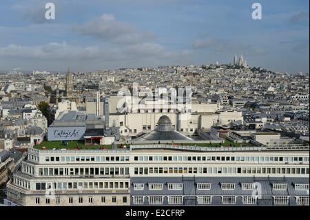 Frankreich, Paris, Boulevard Haussmann, Kaufhaus Galeries Lafayette und Basilique du Sacré-Coeur (Sacred Heart Basilica) auf Stockfoto