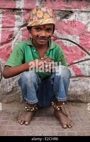 Nepal, Kathmandu-Tal, als Weltkulturerbe der UNESCO, Kathmandu, kleinen nepalesischen Jongleur aufgeführt Stockfoto