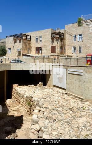 Israel, Jerusalem, heilige Stadt, die Altstadt Weltkulturerbe von UNESCO, das jüdische Viertel, Überbleibsel der großen Mauer der Befestigungsanlagen aus dem achten Jahrhundert v. Chr. gehörte. Stockfoto