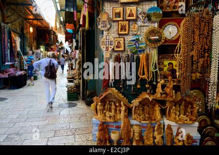 Israel, Jerusalem, heilige Stadt, Altstadt UNESCO-Welterbe, Christian Bezirk, Souvenir-Shop und christlichen religiösen Produkte Stockfoto