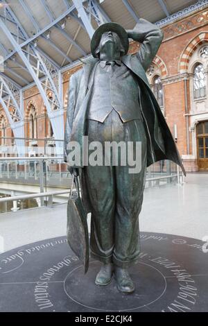 United Kingdown, London, King's Cross-Bereich, der Eurostar St Pancras, Skulptur des Künstlers Paul Day 2007 Stockfoto