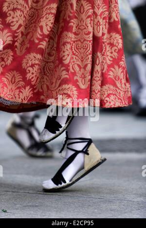Spanien-Katalonien-Barcelona Volkstänze während der religiösen Zeremonie Corpus Christi (Fronleichnam) christlicher Tradition, Stockfoto