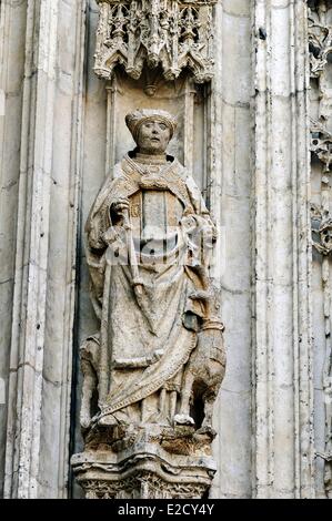 Frankreich Somme Abbeville Saint Vulfran Collegiale Kirche of15th Jahrhundert gotische Tor Statue von Saint-Gervais-Schotte Stockfoto