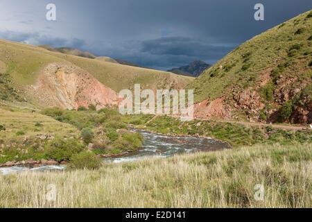Kirgisistan Naryn Provinz Song-Kol zoologische Reserve Song-Kol Fluss im Tal Stockfoto