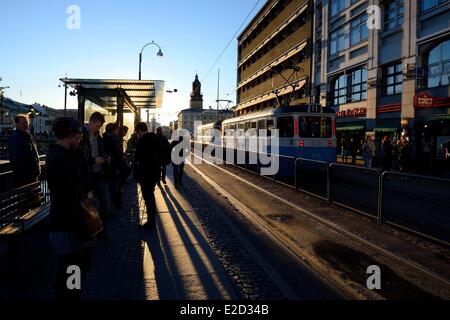 Schweden Vastra Gotaland Göteborg (Gothenburg) der Straßenbahn Hamngatan der Gustav Adolfs Platz im Hintergrund Stockfoto