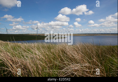 Lochgoin Stausee im Windpark der ScottishPower Whitelee Eaglesham moor, Ayrshire. Stockfoto