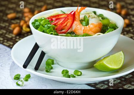 Vietnam Ho Chi Minh City Pho traditionelle vietnamesische Suppe mit Garnelen Nationalgericht Stockfoto