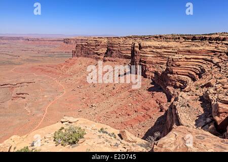 Vereinigten Staaten Utah Colorado Plateau Cedar Mesa Blick auf Cedar Mesa und Johns Canyon Road vom Alternativsäge Punkt Stockfoto