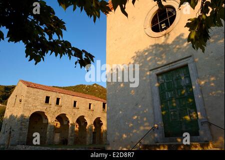 Frankreich, Corse du Sud, Alta Rocca, Sainte Lucie de Tallano (Santa Lucia di Tallà), ehemaliges Kloster des Heiligen Franziskus, Haus der Energie Stockfoto