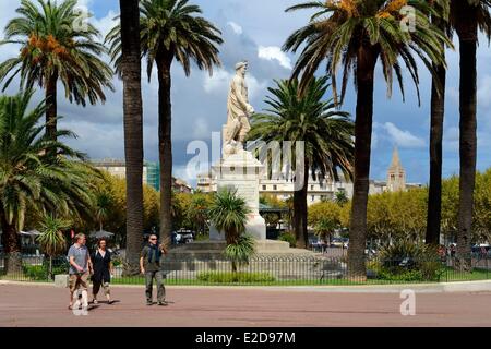 Frankreich, Haute Corse, Bastia, place Saint-Nicolas, Statue von Napoleon in römischer Kaiser des Bildhauers Bartoluni Florentin 1853 Stockfoto