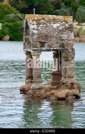 Frankreich Cotes d ' Armor Cote de Granit Rose (rosa Granit Küste) Ploumanach Oratorium von St. Guirec am Strand St Guirec in Stockfoto