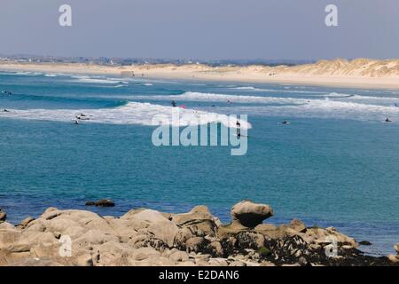 Frankreich Finistere Surfen an der Pointe De La Torche Stockfoto