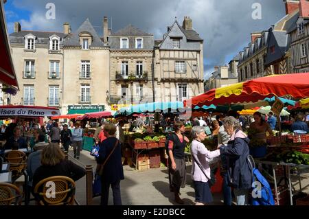 Frankreich, Morbihan, Golf von Morbihan (Golfe du Morbihan), Vannes, Markttag auf der Place du geschlossenen öffentlichen Stockfoto