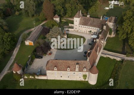 Frankreich-Cote d ' or Nuits Saint Georges Burg von la Berchere Ballonfahren über den Weinbergen der Côtes de Nuits (Luftbild) Stockfoto