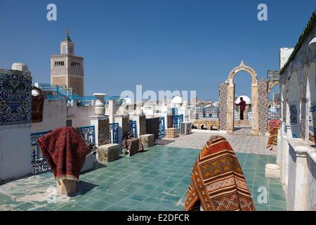 Tunesien, Tunis, Medina, Weltkulturerbe der UNESCO, die Al Zaytuna Mosque von einer Terrasse Stockfoto