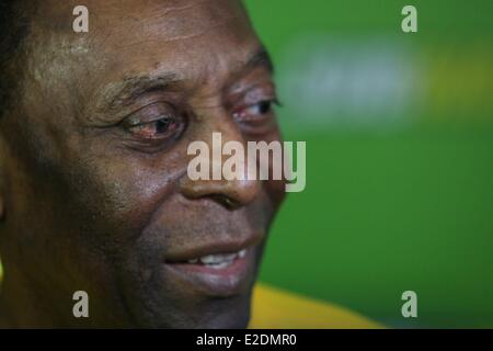 Rio De Janeiro, Brasilien. 18. Juni 2014. Ehemaliger brasilianische Spieler Edson Arantes do Nascimento, Pele, während Werbung Veranstaltung im Long River District, nördlich von Rio De Janeiro, südöstlichen Brasilien, am 18. Juni 2014. Bildnachweis: Dpa picture Alliance/Alamy Live News Stockfoto
