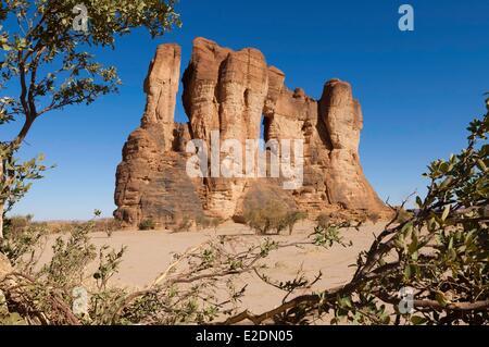 Chad südlichen Sahara Wüste Ennedi-massiv verschanzt Monolith in der Nähe von Archei Stockfoto