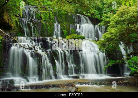 Neuseeland Südinsel der Catlins abseits der ausgetretenen Pfade entlang der Südküste Purakaunui Falls einen herrlichen Wasserfall Stockfoto