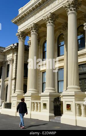 Neuseeland, Südinsel, Region Otago, Oamaru ist ein urbanes Zentrum direkt am Meer mit gut erhaltenen alten viktorianischen Gebäuden ab den 1880er Jahren der ehemaligen Bank of New South Wales, jetzt der Forrester-Galerie Stockfoto