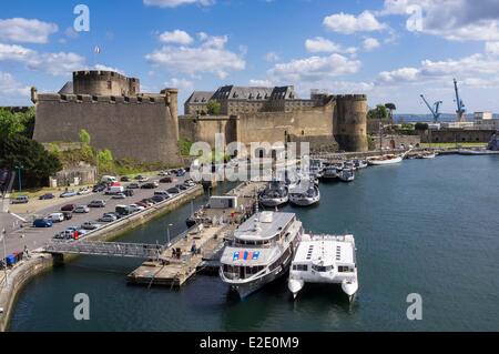 Frankreich Finistere Brest das Schloss (Marinemuseum) an der Mündung des Flusses Penfeld Stockfoto