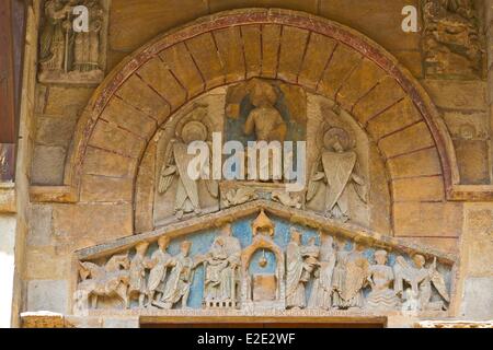 Frankreich Puy-de-Dome Clermont-Ferrand Tympanon der Basilika Notre-Dame du Port Stockfoto