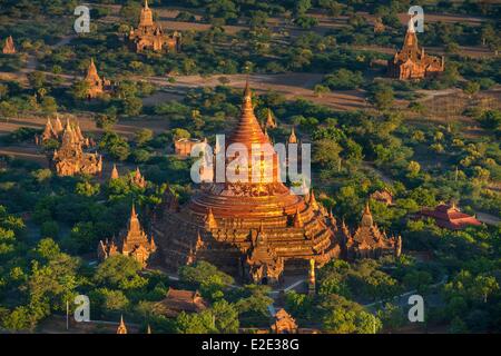 Myanmar (Burma) Mandalay Abteilung Bagan Überblick über die alte historische Hauptstadt in Ballons mit Luftballons über Bagan Blick aus der Stockfoto