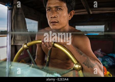 Myanmar (Burma) Mandalay Abteilung Mandalay Irrawady Fluss Capitain des Bootes von Mandalay nach Mingun Stockfoto