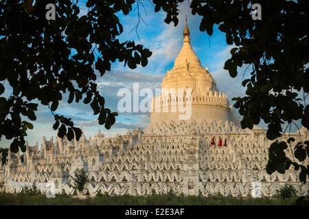 Myanmar (Burma) Sagaing Division Mingun Hsin Phyu mir Pagode im Jahre 1816 von König Bagyidaw für seine Frau Prinzessin Hsinbyume gebaut Stockfoto