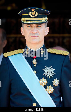 Madrid, Spanien. 19. Juni 2014. König Felipe VI verlässt nach der Proklamation Zeremonie im Unterhaus des Parlaments, in Madrid, Spanien, 19. Juni 2014. Spanische König Felipe VI wurde offiziell König ausgerufen. Foto: Patrick van Katwijk Niederlande und Frankreich aus - NO-Draht-SERVICE-/ Dpa/Alamy Live News Stockfoto
