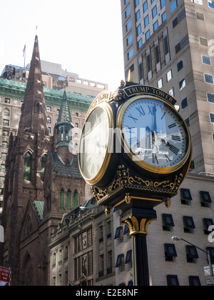 Bürgersteig Uhr, Fifth Avenue, New York Stockfoto