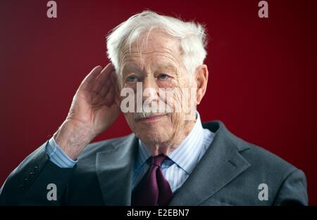 Berlin, Deutschland. 19. Juni 2014. Gründer und geschäftsführender Direktor des jüdischen Museums, Michael Blumenthalannounces sein Nachfolger während einer Pressekonferenz in Berlin, Deutschland, 19. Juni 2014. Schaefer gelingt Blumenthal als neuen Direktor des Museums am 1. September 2014. Foto: DANIEL NAUPOLD/Dpa/Alamy Live News Stockfoto