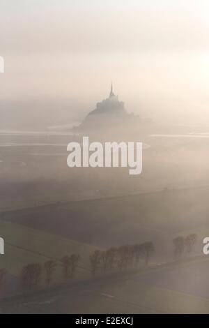 Frankreich, Manche, Mont Saint Michel Bay, als UNESCO-Weltkulturerbe, Mont Saint-Michel (Luftbild) Stockfoto