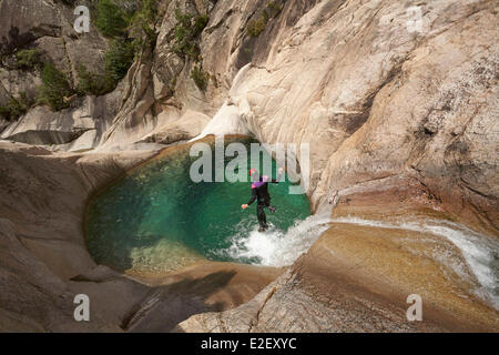 Frankreich, Corse du Sud, Bavella, Purcaraccia Schlucht, Canyoning Stockfoto