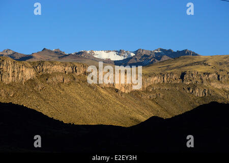 Peru-Arequipa Provinz Chivay Mismi Vulkan (5597 m) die Mismi wurde als die am weitesten entfernten Quelle des Amazonas fest identifiziert. Stockfoto