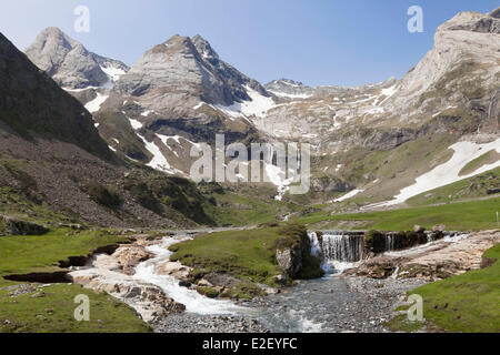 Frankreich, Hautes-Pyrenäen, Gédre, Cirque de Troumouse als Weltkulturerbe der UNESCO gelistet Stockfoto