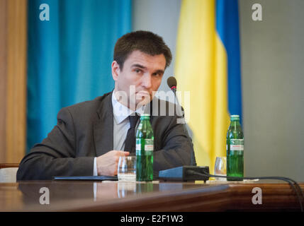 Kiew, Ukraine. 19. Juni 2014. Neue ukrainische Außenminister Pavel Klimkin in Kiew, Ukraine. Klimkin ersetzt amtierender Außenminister Andriy Deshchytsya, wenn er ein Schimpfwort benutzt, um russischen Präsidenten Vladimir Putin während der angegriffenen zu beschreiben der Moskauer Botschaft in Kiew zusammengesetzte. Am Mittwoch wurde er vom neuen Präsidenten Petro Poroshenko nominiert, Klimkin war mit 329-0 Stimmen genehmigt. Bildnachweis: Pazifische Presse/Alamy Live-Nachrichten Stockfoto