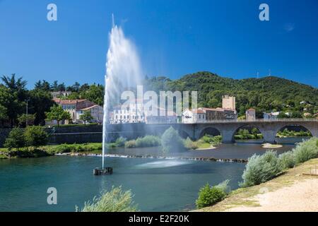 Frankreich, Gard, Ales, Wasserstrahl auf dem Gardon Stockfoto