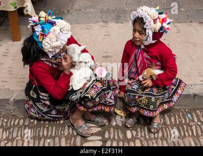 Peru, Cuzco Provinz, Heilige Tal der Inkas, Pisac, zwei junge Quechua-Indianer Stockfoto