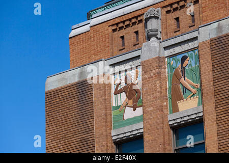 Provinz Kanada Quebec Montreal Botanischer Garten der Birken und Mais zwei der zwölf polychrome Reliefs der Verwaltung Stockfoto