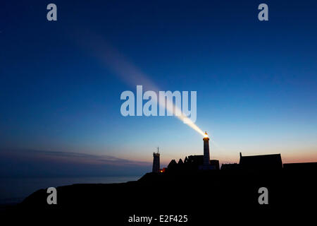 Frankreich Finistere Plougonvelin stoppen am El Camino de Santiago Pointe de Saint Mathieu Saint Mathieu Leuchtturm St. Mathieu de Stockfoto