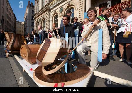 Frankreich Rhone Lyon Gesellen von der Tour de France das Fest der Saint Anne 29 bis 31. Juli 2011 parade Gesellen Platz Saint Stockfoto