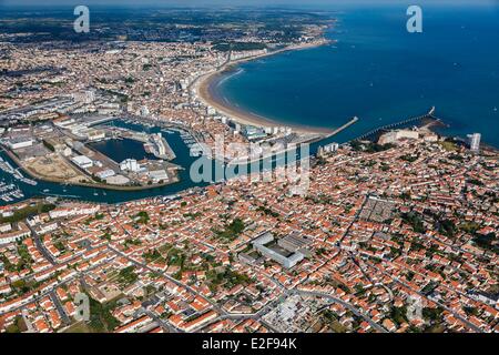Frankreich, Vendee, Les Sables-d ' Olonne, Überblick über die Stadt und die Bucht (Luftbild) Stockfoto