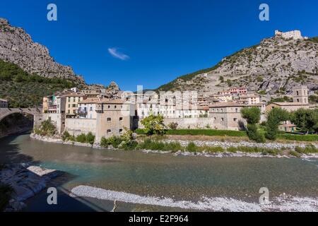 Frankreich, Alpes de Haute Provence, Entrevaux mittelalterliche Stadt von Vauban befestigt Stockfoto