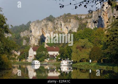 Frankreich-Yonne Nivernais Chanel Saussois Hausboot zwischen Chatel Censoir und Mailly le Chateau Saint Merry Sur Yonne Canal du Stockfoto