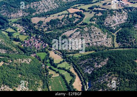 Frankreich, Lot, Parc Naturel Regional des Causses du Quercy, Saint-Martin-de-Vers, der Vers River Valley ((Luftbild)