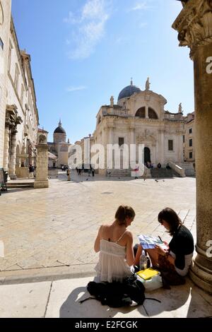Kroatien Dalmatien dalmatinische Küste Dubrovnik Altstadt als Weltkulturerbe durch die UNESCO Luza-Platz und die Kirche von Stockfoto