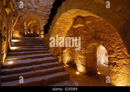 Jordan Ajilun Gouvernement Ajlun Ajlun Burg oder arabischen Festung von Rabah gebaut im Jahre 1148 unter Saladin, Kreuzfahrer Treppen zu widerstehen Stockfoto