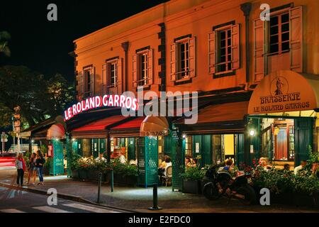 Frankreich Réunion Insel (französische Übersee-Departement) Saint Denis Le Barachois städtischen Landschaft Nacht Blick auf die Terrasse und der Stockfoto