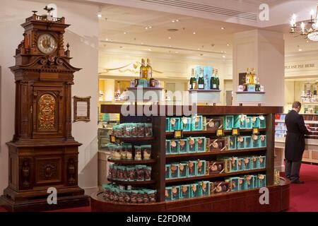 Großbritannien London Piccadilly Fortnum & Mason wurde im Jahre 1707 von William Fortnum and Hugh Mason Kaufhaus gegründet. Stockfoto